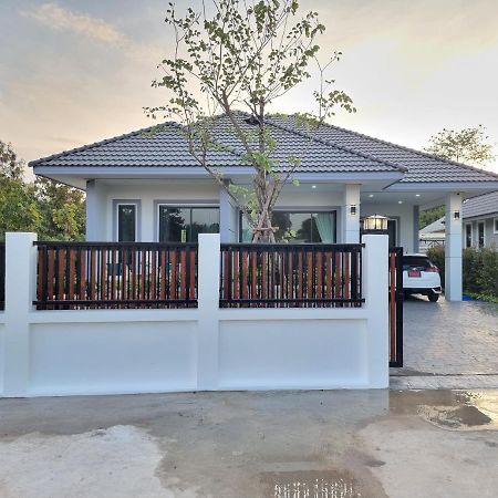 Baan Dalah Buriram Villa Dış mekan fotoğraf